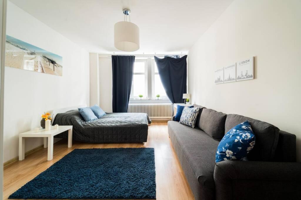 3 Rooms Big Apartment - 150 M Town Hall - Nice Design Вроцлав Экстерьер фото