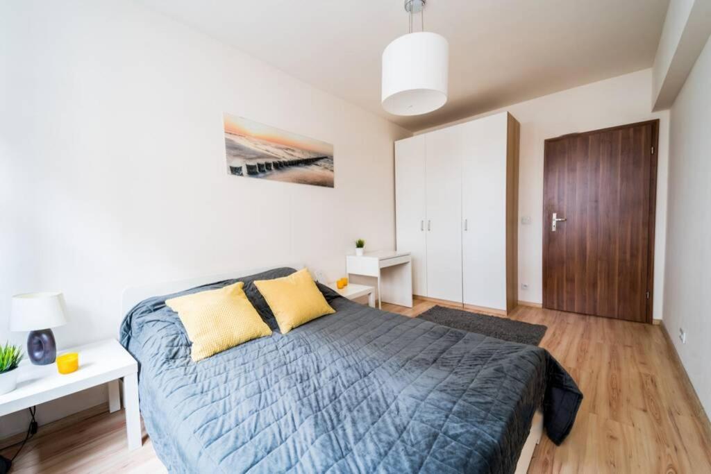 3 Rooms Big Apartment - 150 M Town Hall - Nice Design Вроцлав Экстерьер фото